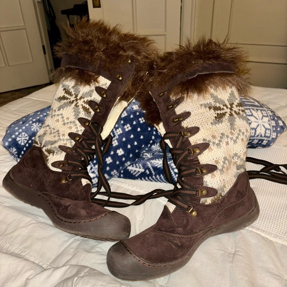 Muk Luks Women's Gwen Snow Boot - Picture 5 of 5